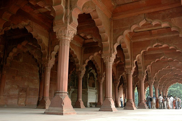 Diwan-i-aam for general discussions and hearing public grievances during Mughal era | Historyfinder.in