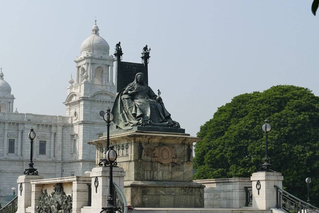 The iconic statue of Empress Victoria at Victoria Memorial Kolkata 