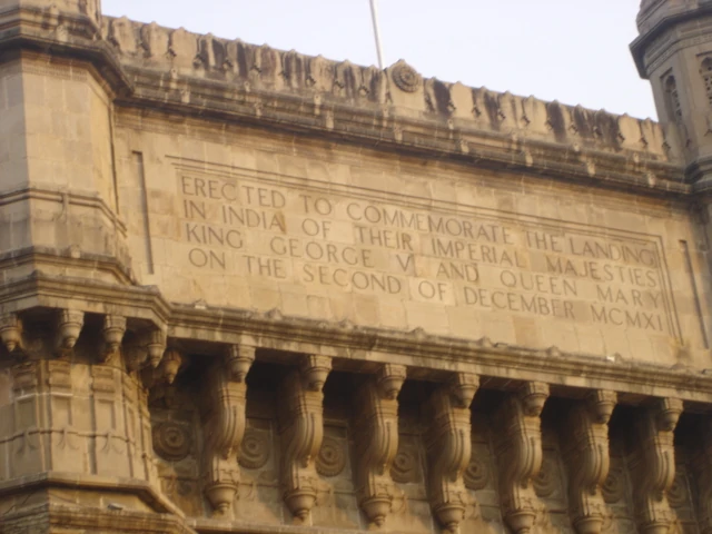 Inscription on the Gateway of India, Mumbai | Historyfinder.in