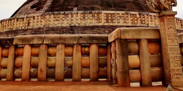 Vedika of lower railings of Sanchi Great Stupa | Historyfinder.in