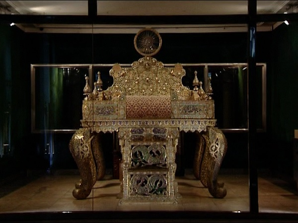 Sun Throne (former Peacock Throne) at Iranian Crown Jewels | Image from Boloji.com | Historyfinder.in