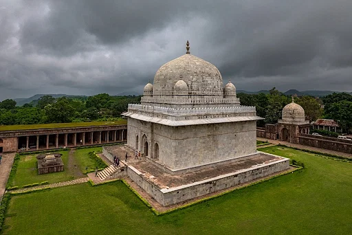 Hoshang Shah tomb in Mandu | History of Malwa Sultanate | Historyfinder.in