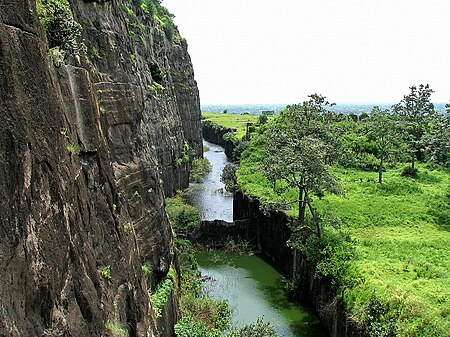 A moat surrounds Daulatabad (Devagiri) fort which once was filled with crocodiles to increase fort's defense | Historyfinder.in