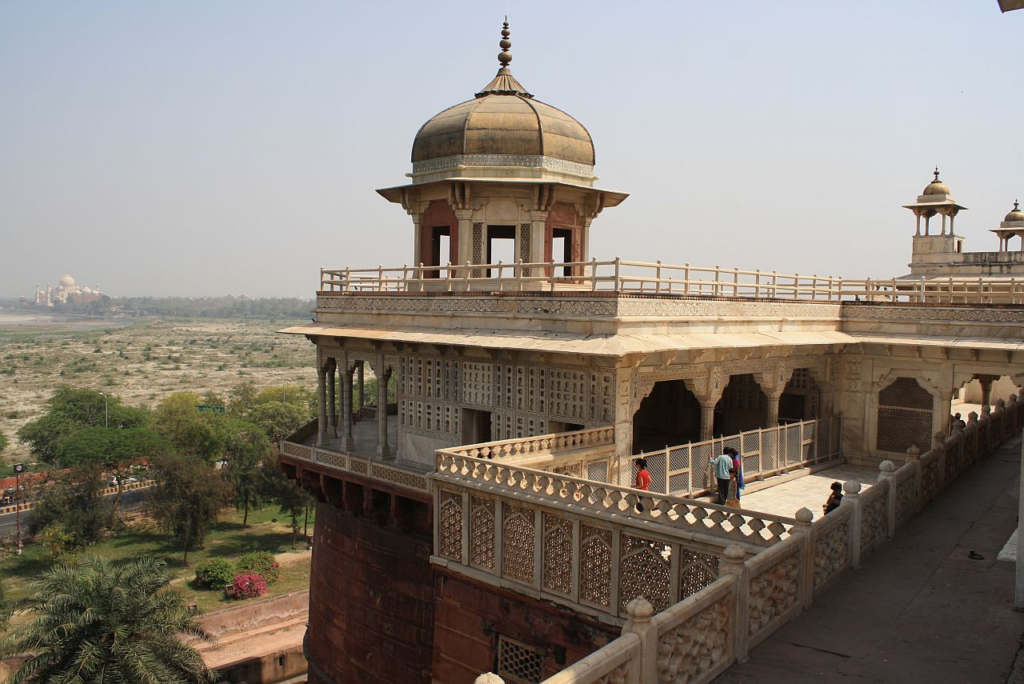 Shahi Burj built by the most romantic Mughal emperor Shah Jahan was one of his most beautiful constructions inside the Agra fort | History of Agra fort | Historyfinder.in