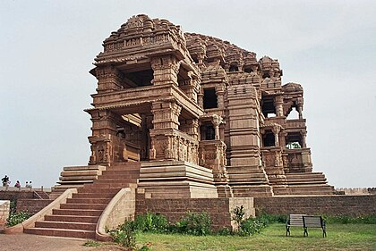 Sas Bahu Mandir of Gwalior in present day | Image from Wikipedia | Kachchhapaghata architecture at Gwalior | History of Gwalior | Historyfinder.in